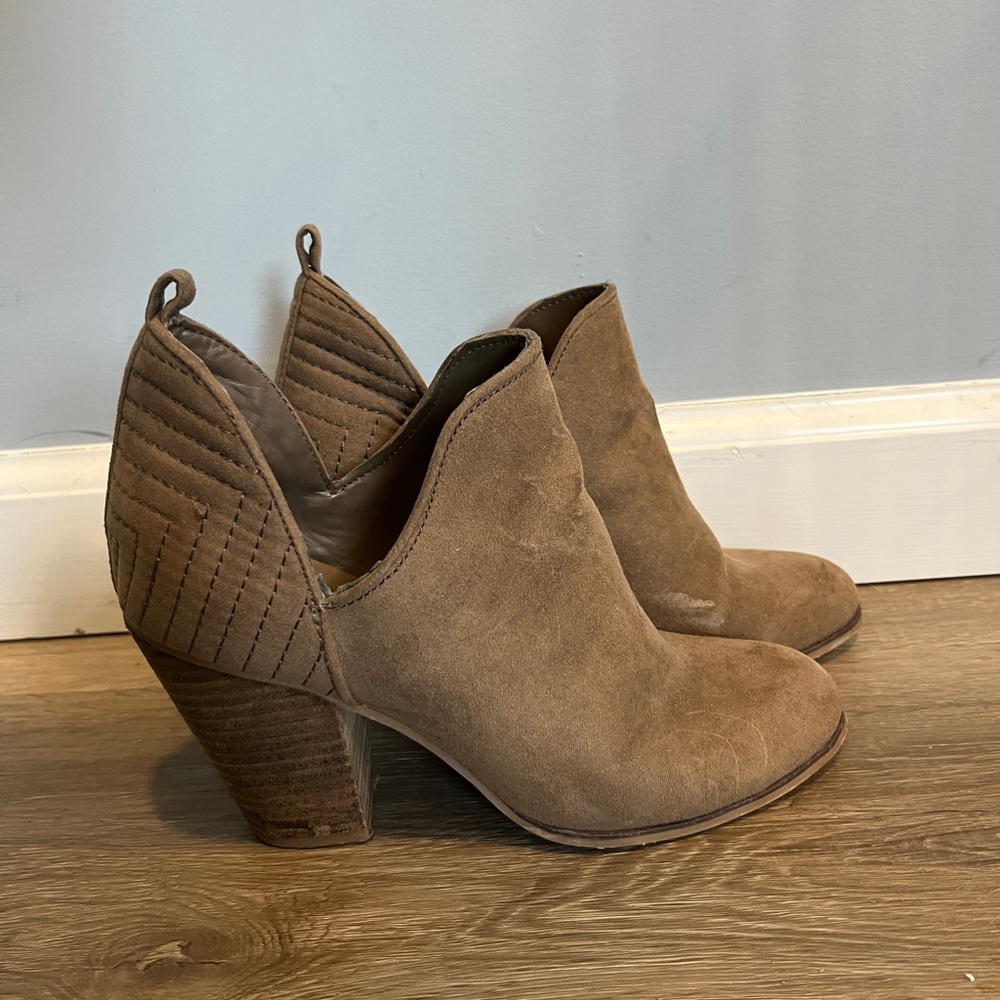 Tan suede heeled booties - Size 6